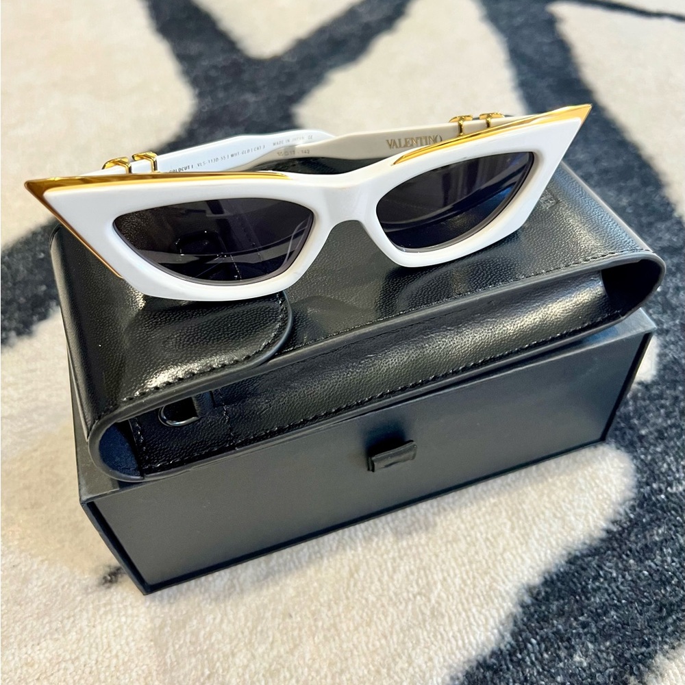 Authentic Valentino VLS113 V Goldcut Cat-Eye Sunglasses
